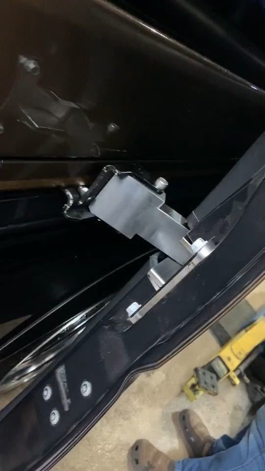 ハイエース200系用ロングヒンジ ハイエース200系用ロングヒンジ