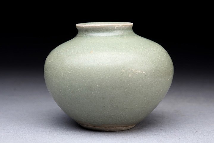 CI524 時代物 梅子 青釉小罐 高6.7cm・青釉油壺・青釉小瓶・青磁油壺