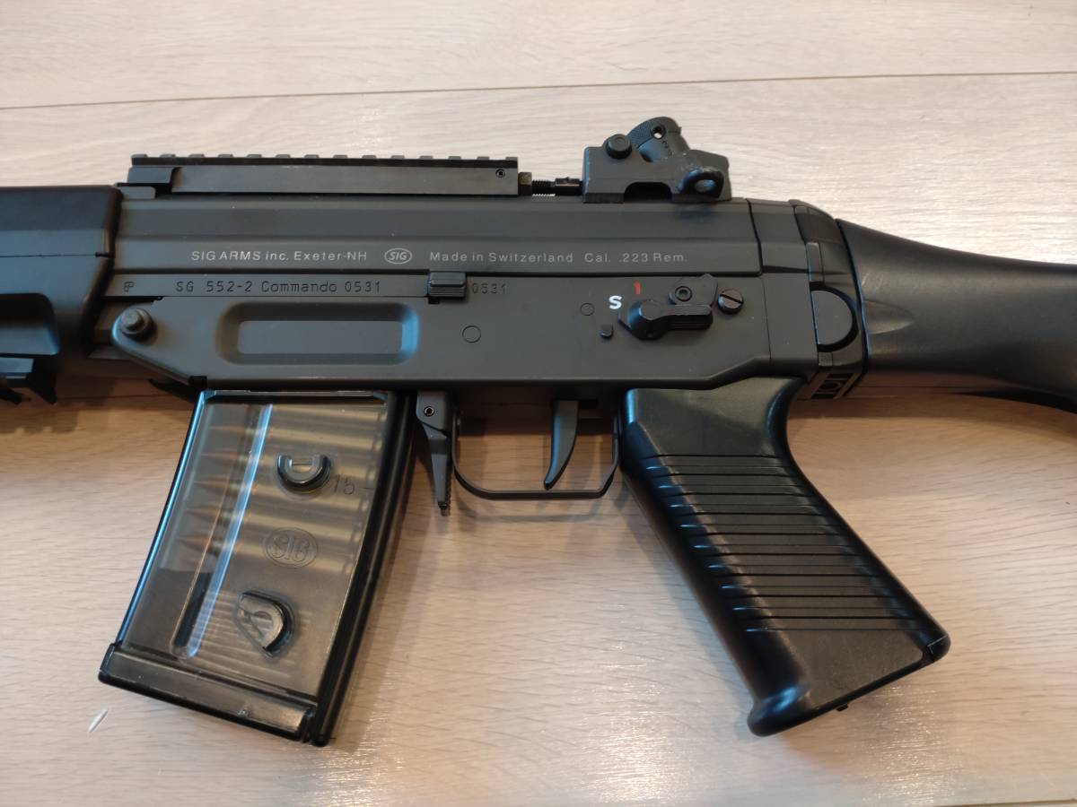 使用感なく美品 マルイ SIG552シールズ 純正マウントベース付き 使用感なく美品 マルイ SIG552シールズ 純正マウントベース付き