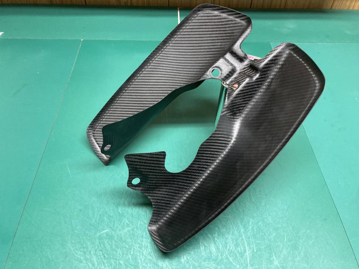 シャリー ドライカーボン製レッグシールド レッグカバー CF50 シャリー ドライカーボン製レッグシールド レッグカバー CF50