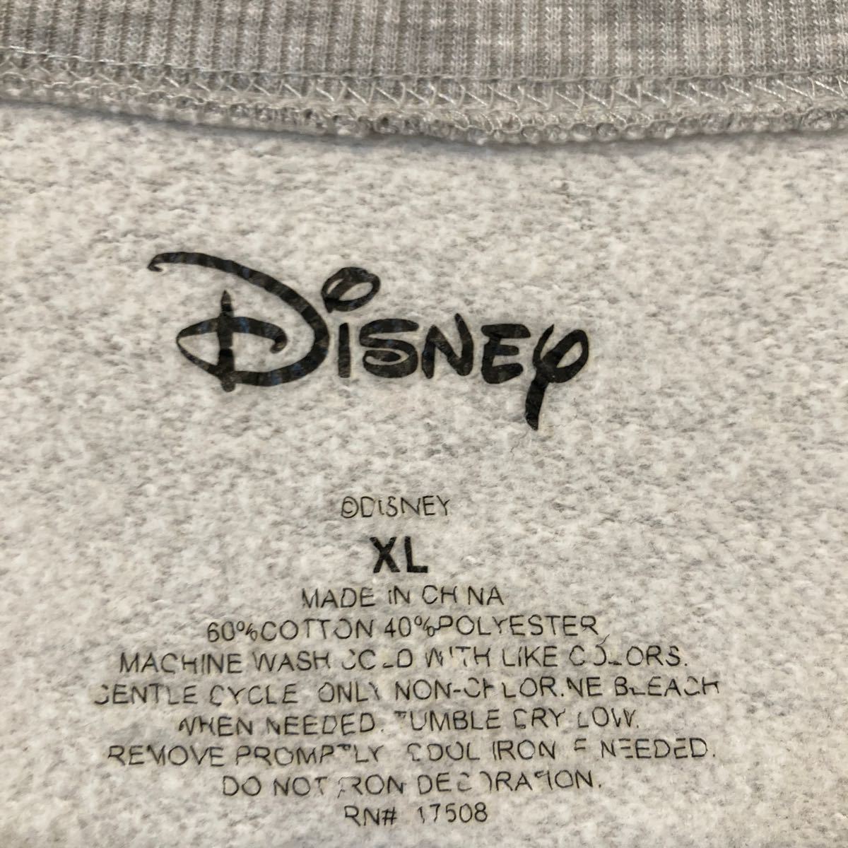 Disney ディズニー キャラクタープリント スウェット トレーナー Disney ディズニー キャラクタープリント スウェット トレーナー