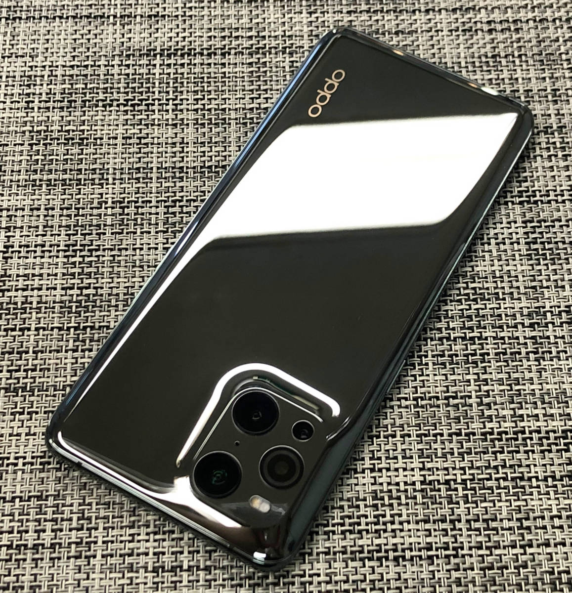 送料無料】国内版simフリー 美品 Oppo Find X3 Pro 5G Dual-SIM