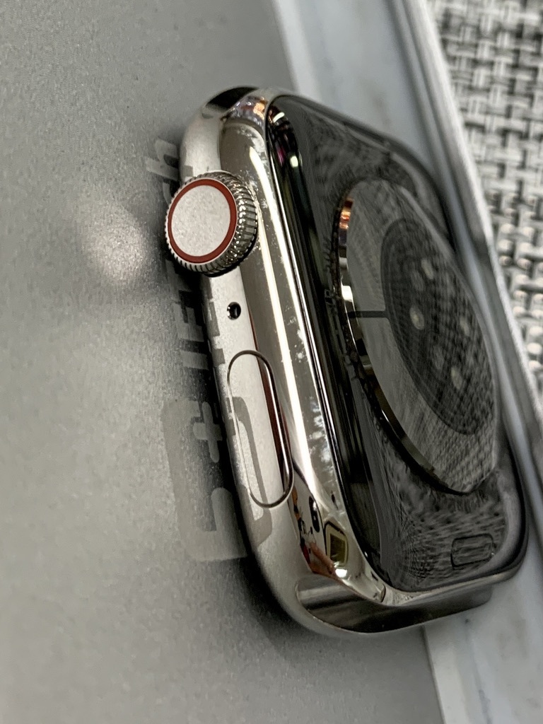 送料無料】品Apple Watch Series6 44mm GPS+Cellular M0GW3J/A