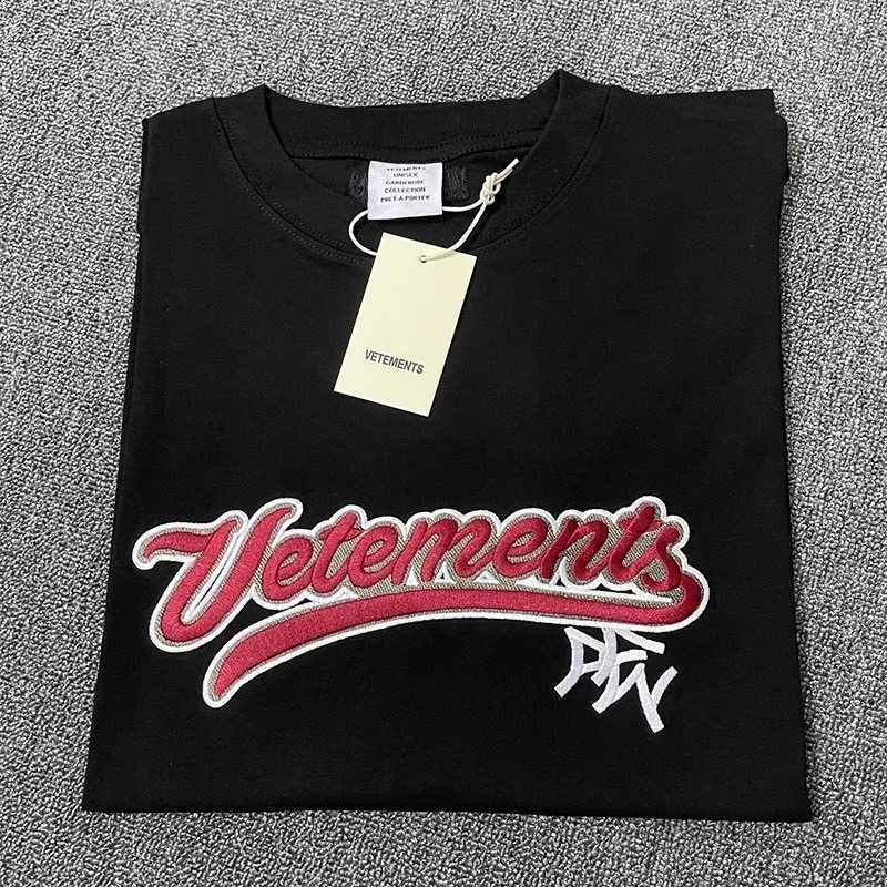売り切り】VETEMENTS ヴェトモン 刺繍ロゴ オーバーサイズ 半袖Tシャツ