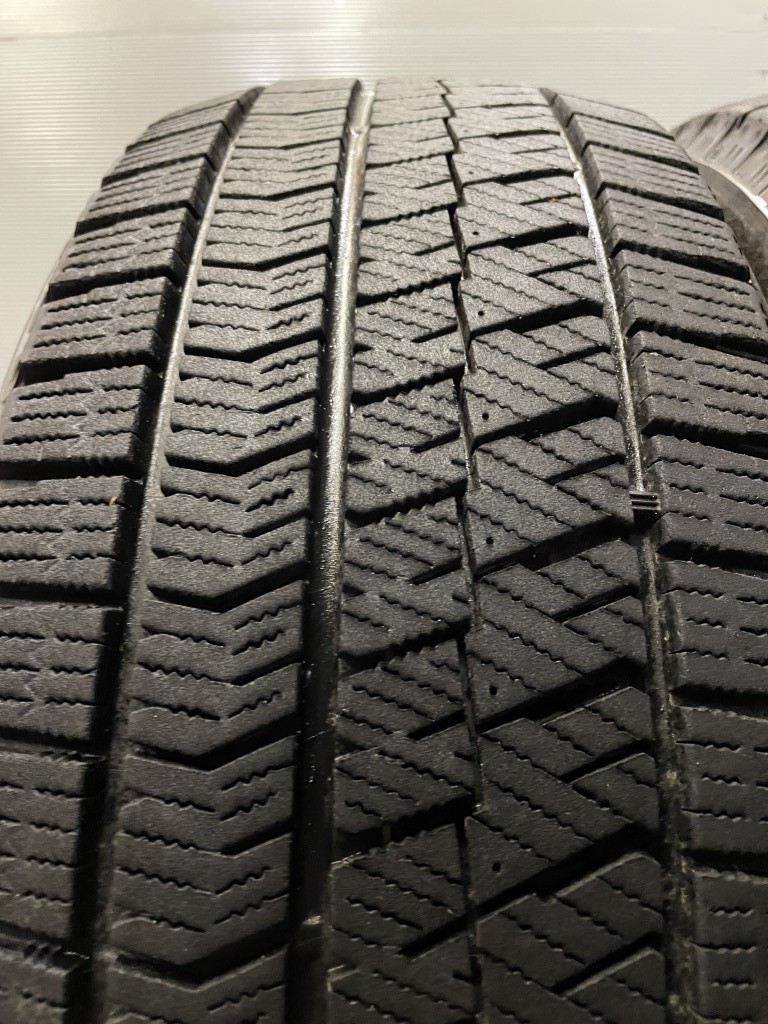 BS BLIZZAK VRX2 205/60R16 16インチ スタッドレス 4本 2018年製 アクセラセダン エクシーガ ジューク SAI等　(TB526)_画像2