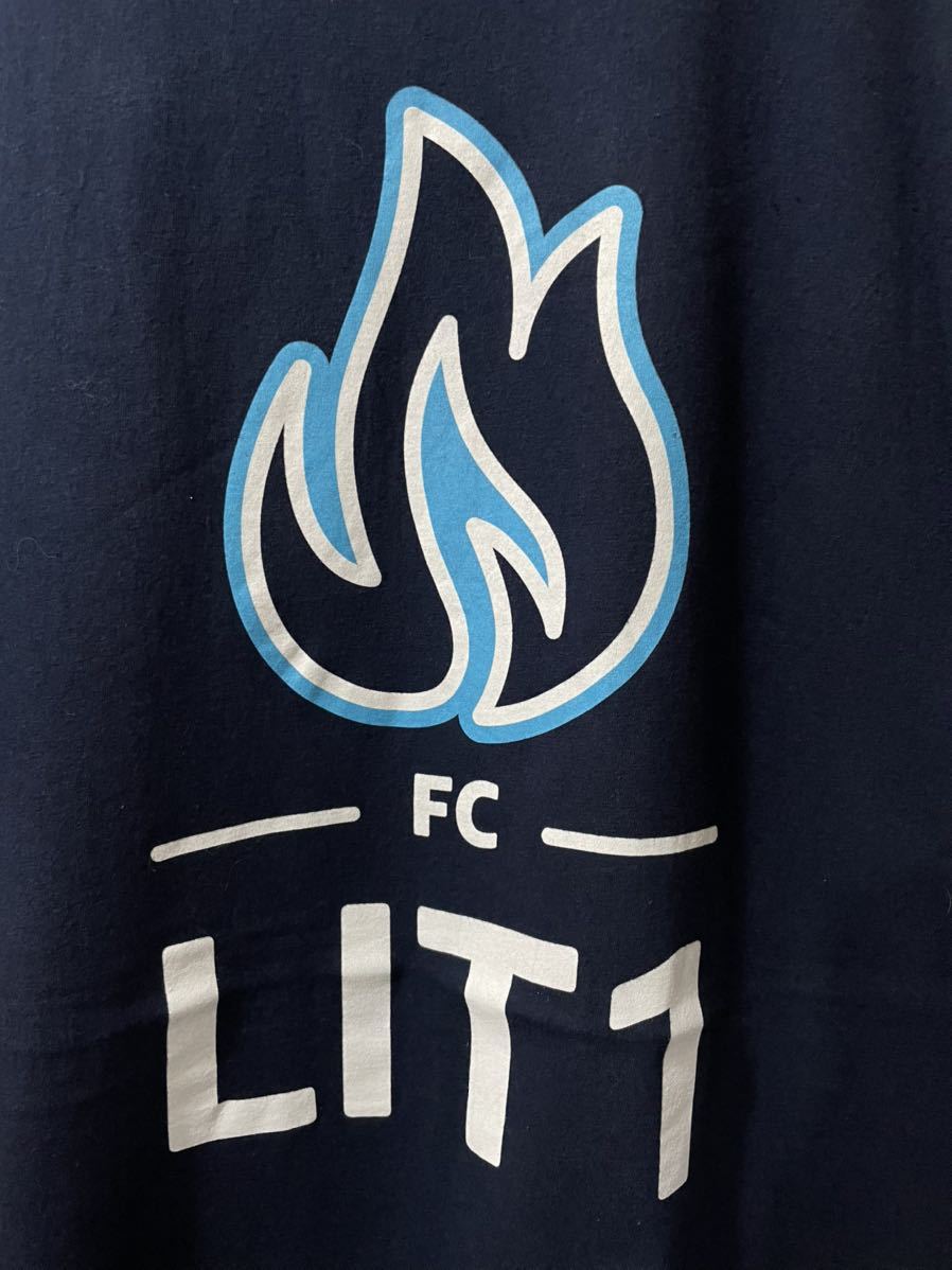 ★USA古着　水色　白　プリント　LIT1 FC Ｔシャツ 紺　navy GILDAN 2XL 大きいサイズ_画像2