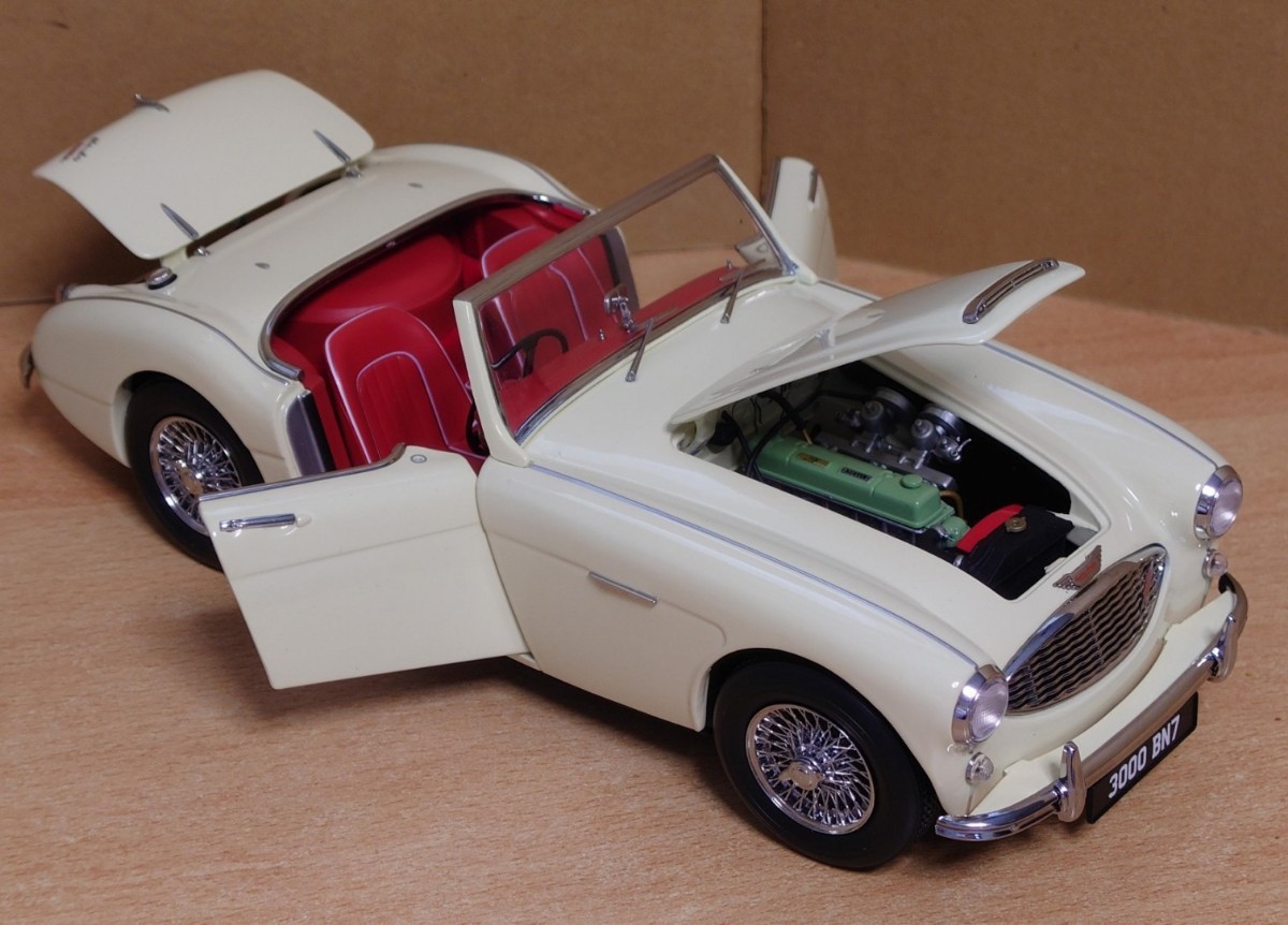 1/18 オースチンヒーレー3000 ホワイト Austin Healey 京商