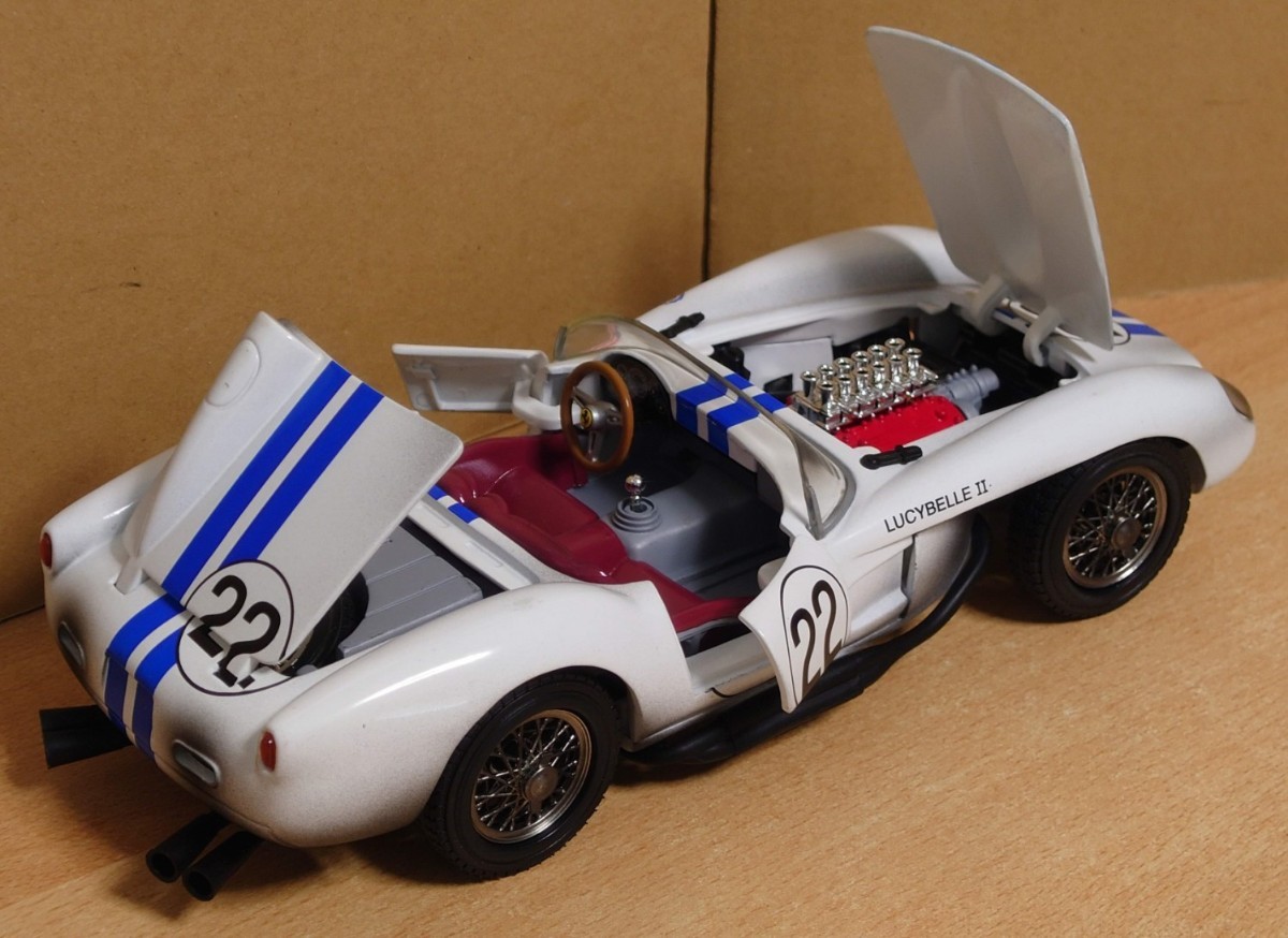1/18 フェラーリ250テスタロッサ 1958ルマン ホワイト×ブルー 1/18 フェラーリ250テスタロッサ 1958ルマン ホワイト×ブルー