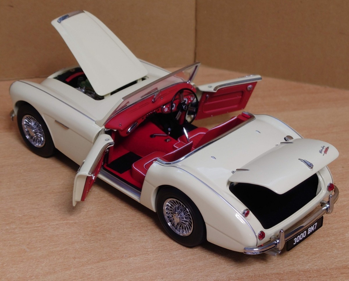 1/18 オースチンヒーレー3000 ホワイト Austin Healey 京商