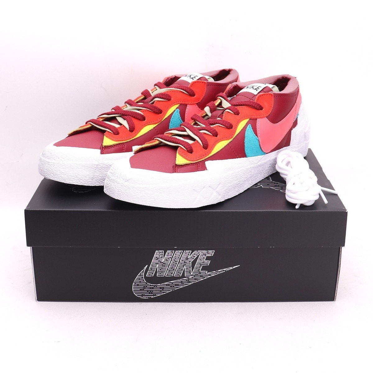 未使用 ナイキ サカイ カウズ NIKE × sacai × KAWS BLAZER LOW