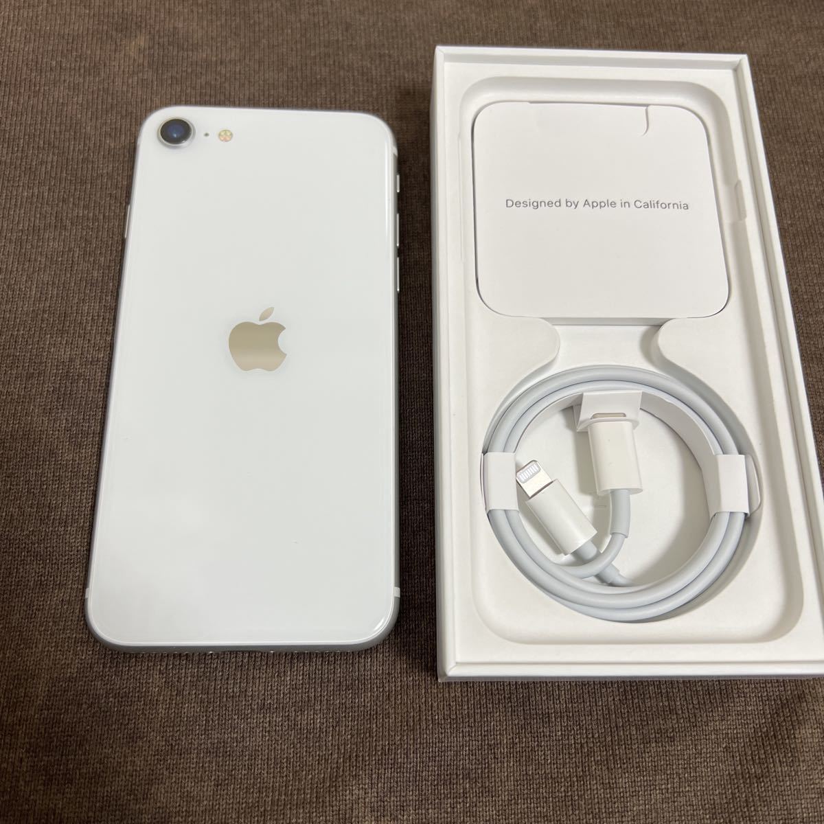 SoftBank iPhone SE 第2世代 64GB ホワイト simフリー 超極美品 判定 