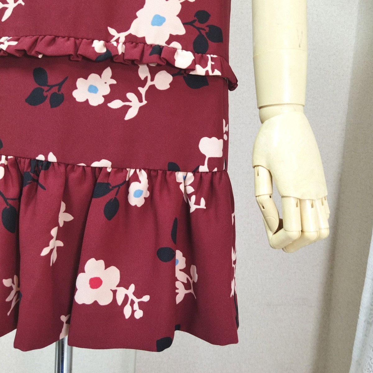 新品同様 XS ケイトスペード 朱赤 ピンク 花柄 ギンガム 新品同様 XS ケイトスペード 朱赤 ピンク 花柄 ギンガム
