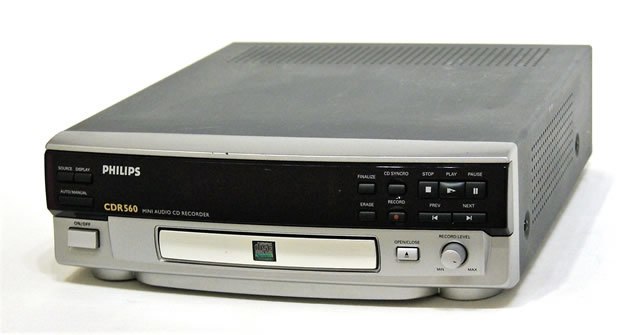 【中古】迅速発送!! 《訳あり》 CDR560 PHILIPS フィリップス　CDレコーダー（CDデッキ）【管理1-53R-AH039907310816】_画像1