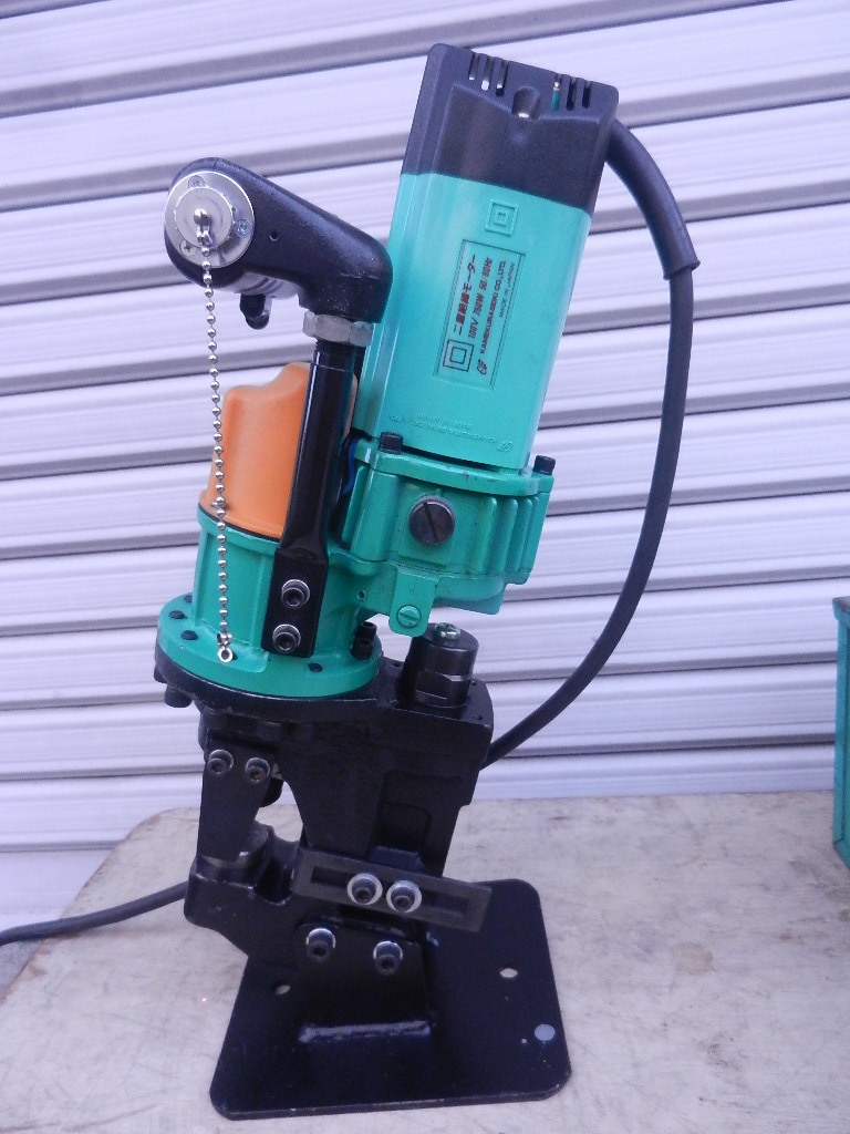 KAMEKURA 亀倉精機 電動油圧式ポートパンチャー PP-2L カメクラ KAMEKURA 亀倉精機 電動油圧式ポートパンチャー PP-2L カメクラ