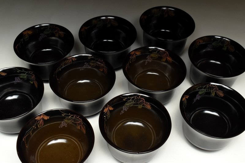 蔵c8648a】木製漆器 黒塗沈金花文 小吸物椀 十客 蔵c8648a】木製漆器 黒塗沈金花文 小吸物椀 十客