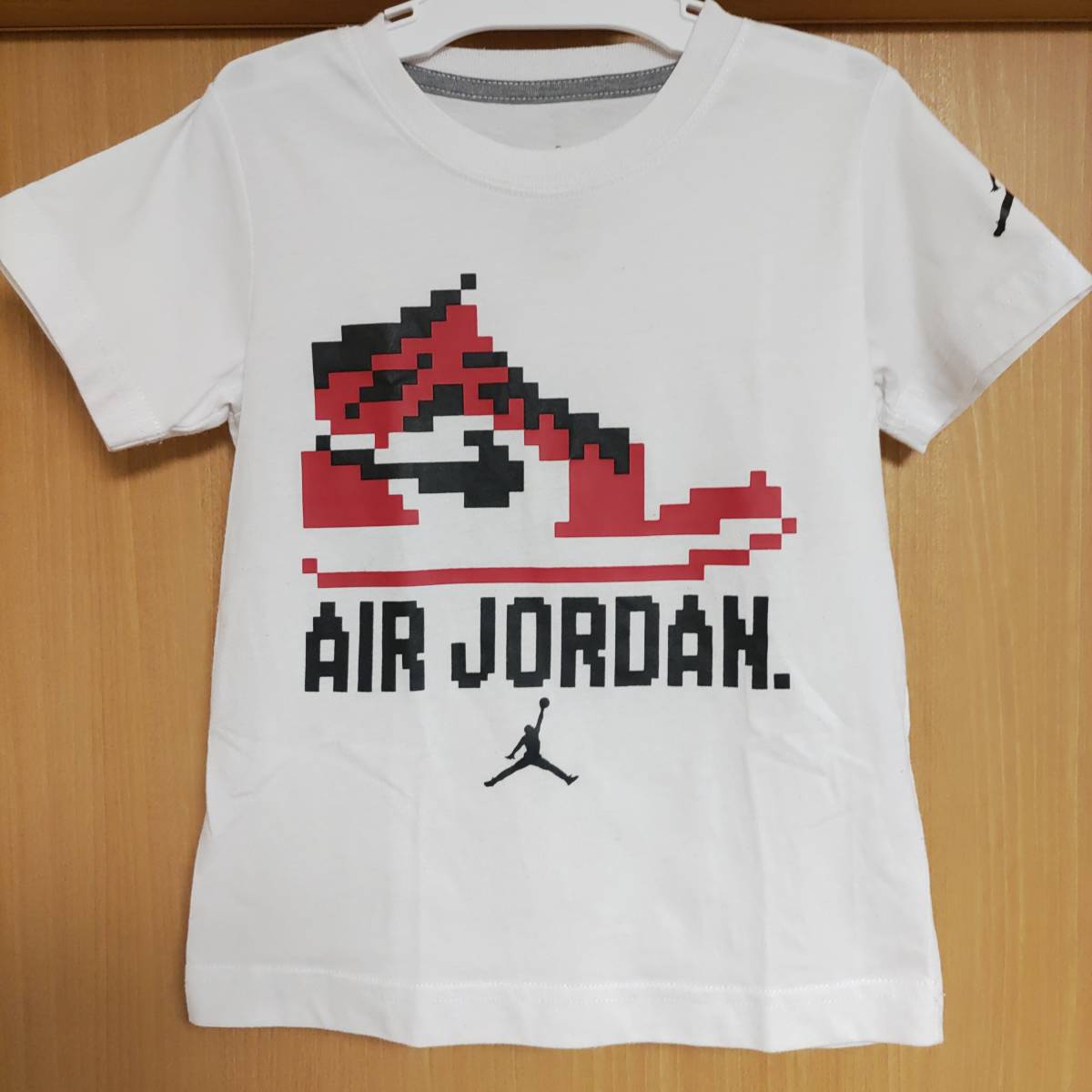NIKE AIR JORDANエアジョーダンJUMPMAN半袖Tシャツ4T100cm白ホワイト