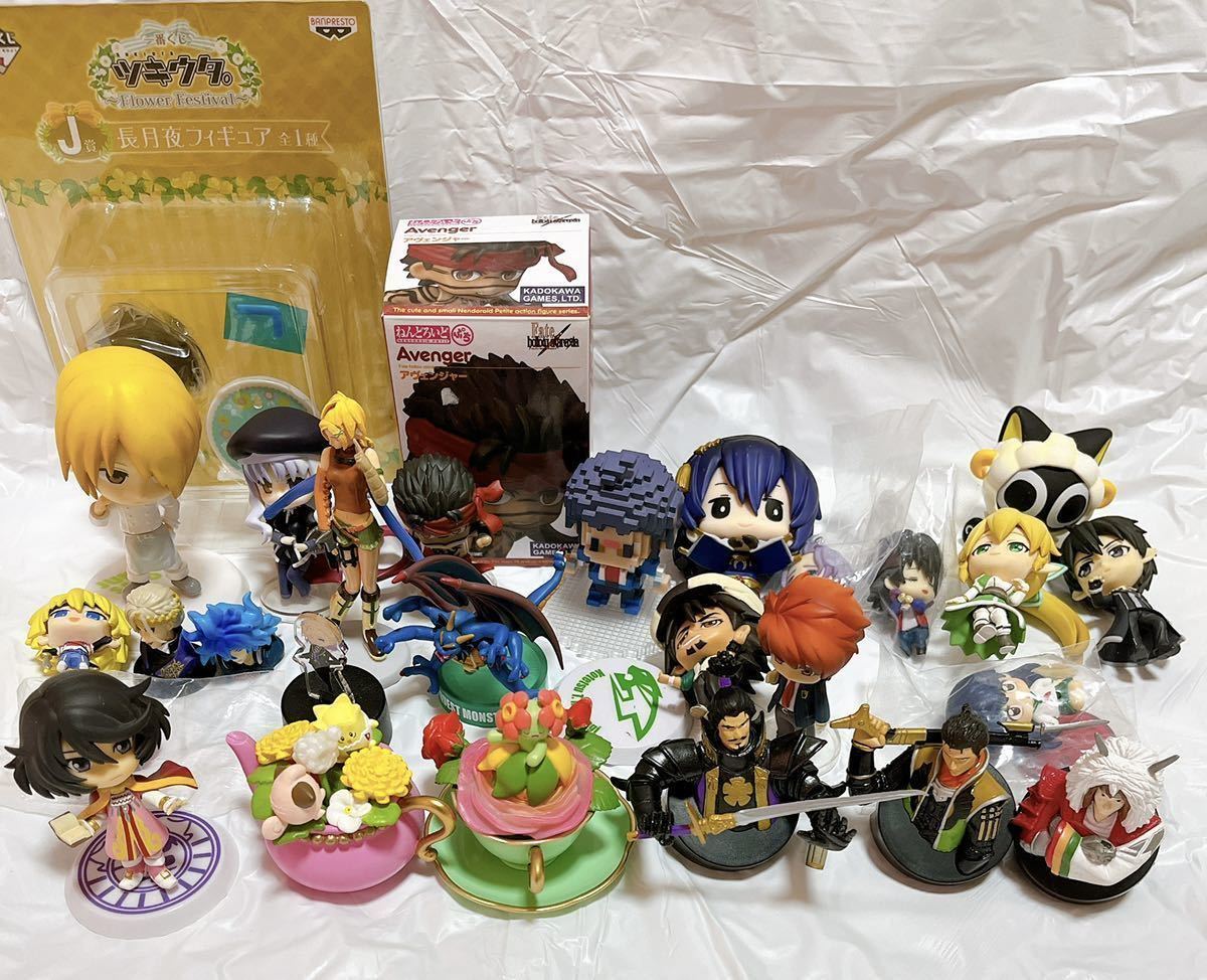 卸売り ねんどろいどこ〜で 刀剣乱舞 三日月宗近 真剣必殺 内番 セット