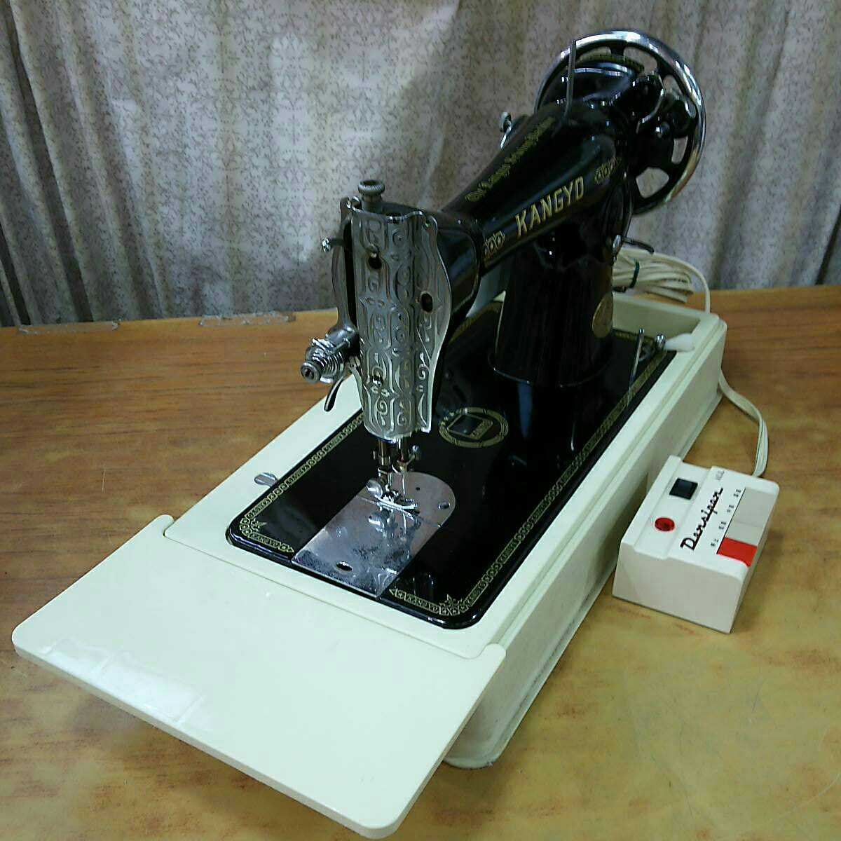  Showa Retro antique sewing machine KANGYO KENZAI black sewing machine motor, controller attaching that time thing handcraft used long-term keeping goods operation goods 