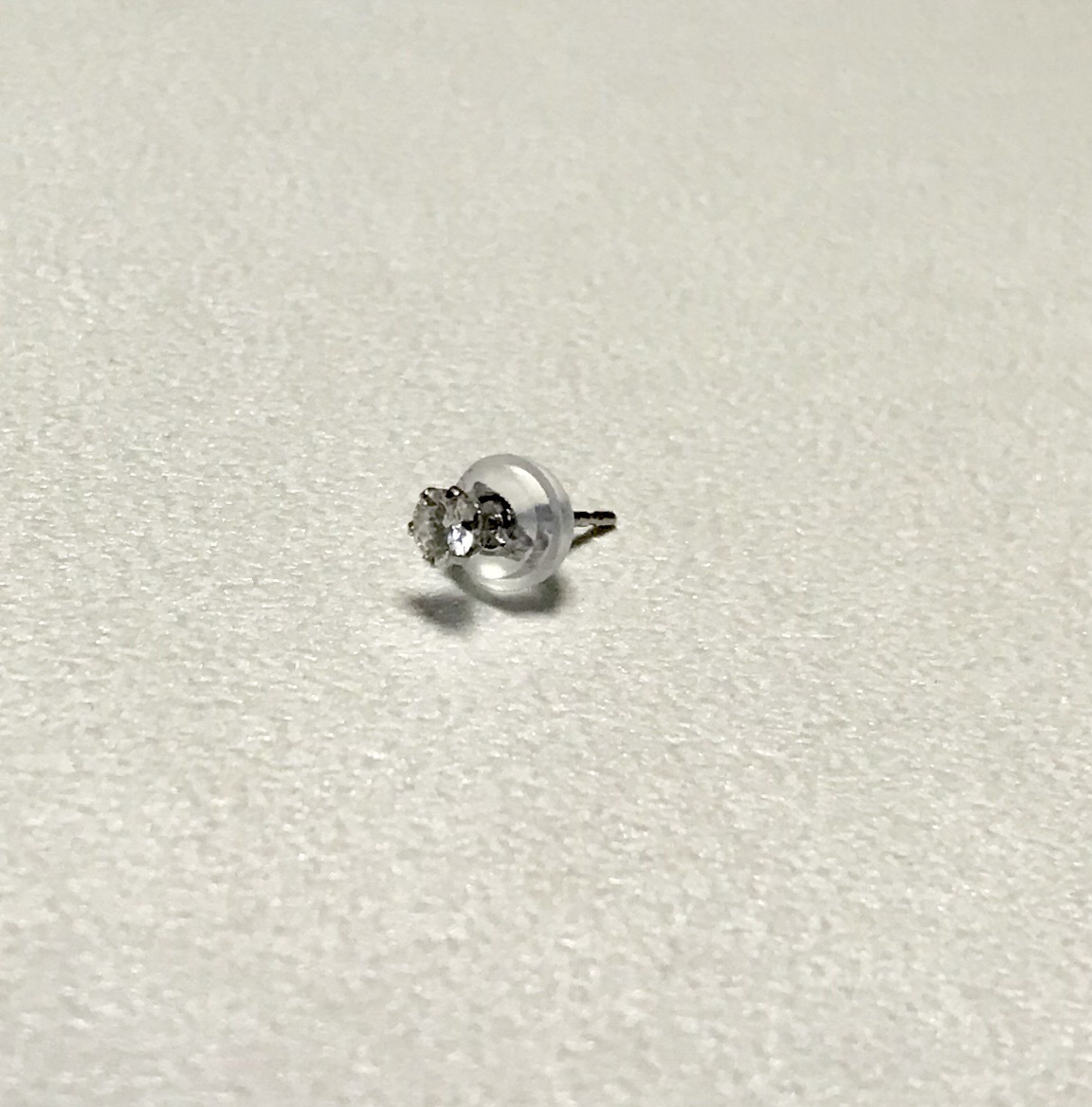 プラチナダイヤ片耳ピアス 1個 0.10ct