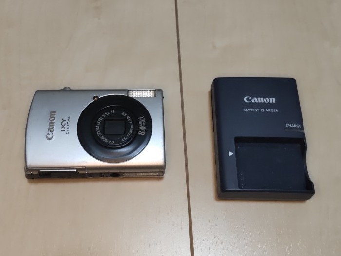 Canon IXY DIGITAL 910 IS
