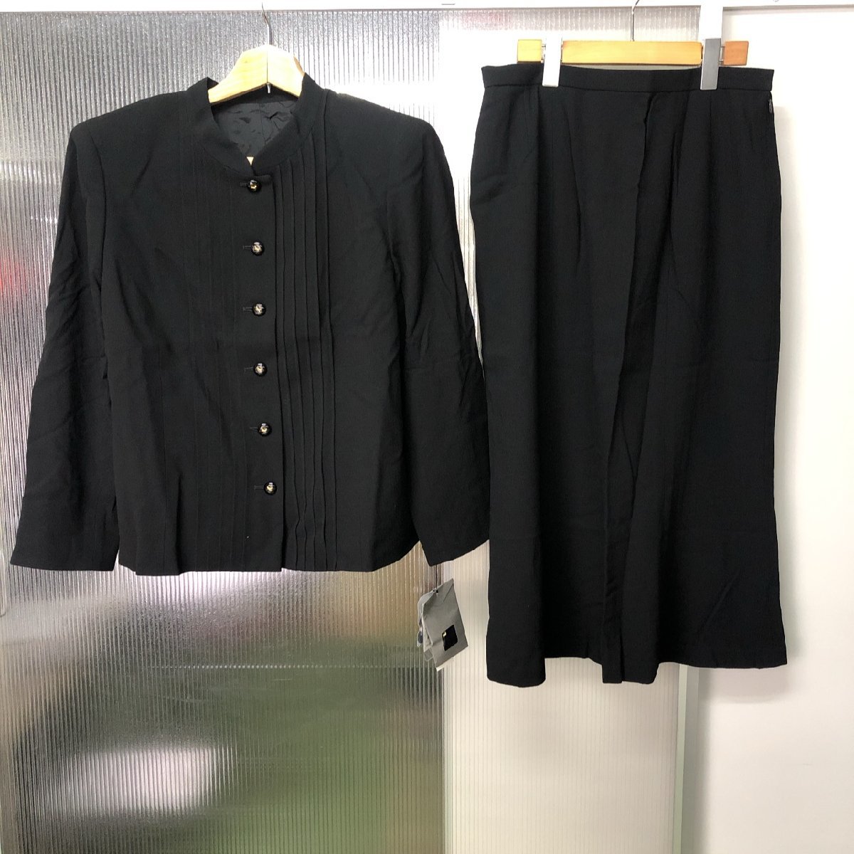 【日本産】 レマロン remalon　大きサイズ 17号 黒 スーツ スタンドカラージャケット スカート レナウンルック 毛 日本製 タグ付保管品 スーツ(ロングスカート)一般