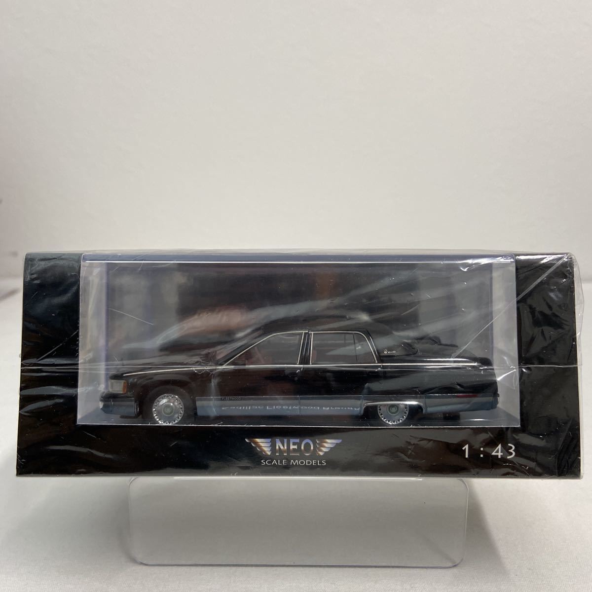 NEO 1/43 キャデラック フリートウッド ブロアム Cadillac Fleetwood Brougham ブラック GM アメ車 ローライダー 限定 ミニカー モデルカー_画像1