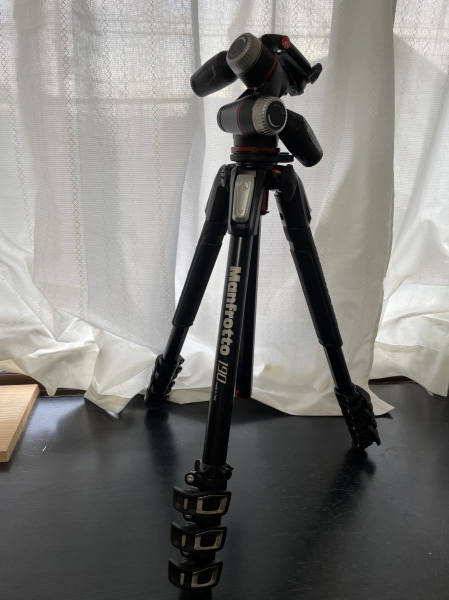 Manfrotto マンフロット アルミ三脚 MK190XPRO4-3W Manfrotto マンフロット アルミ三脚 MK190XPRO4-3W