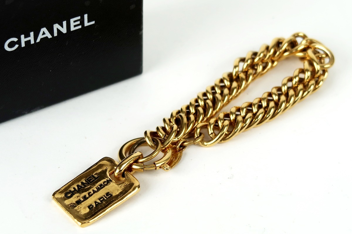 【超美品】CHANEL シャネル チェーンブレスレット プレート ゴールド ブランドアクセサリー 小物【IG49】_画像1