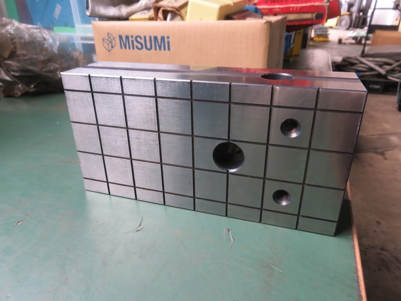 超大特価 TJ200401 メーカ:不明 マスブロック 幅100mm L200mm