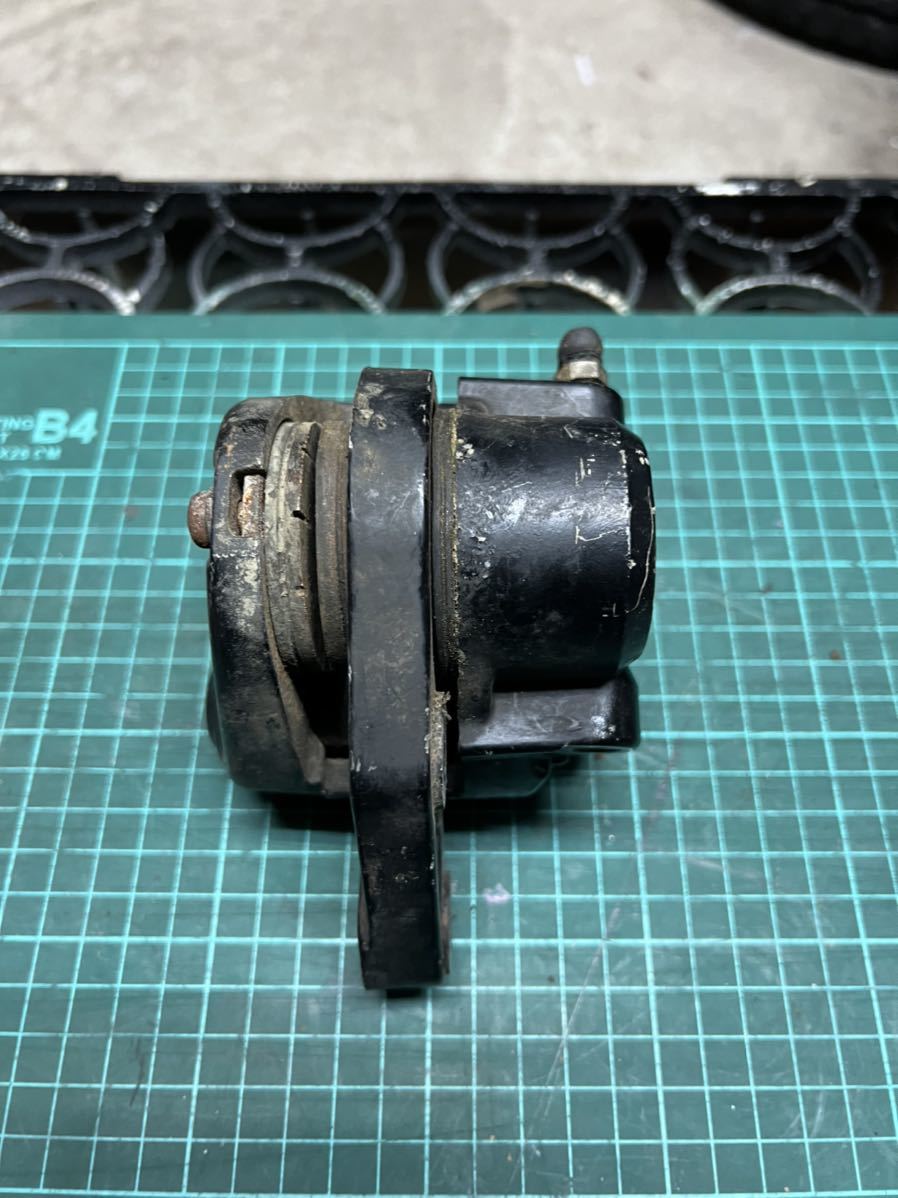 750ss 500ss 純正左キャリパー ゲンコツ Z1 Z2 kz1000 h2 h1 750ss 500ss 純正左キャリパー ゲンコツ Z1 Z2 kz1000 h2 h1