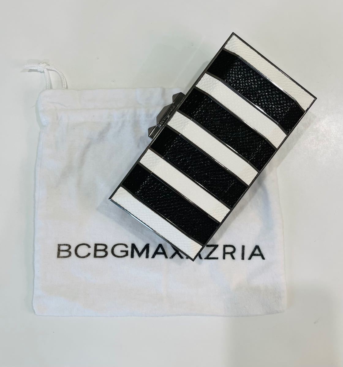 【BCBG MAXAZRIA】クラッチ バッグ 〔巾着付き〕