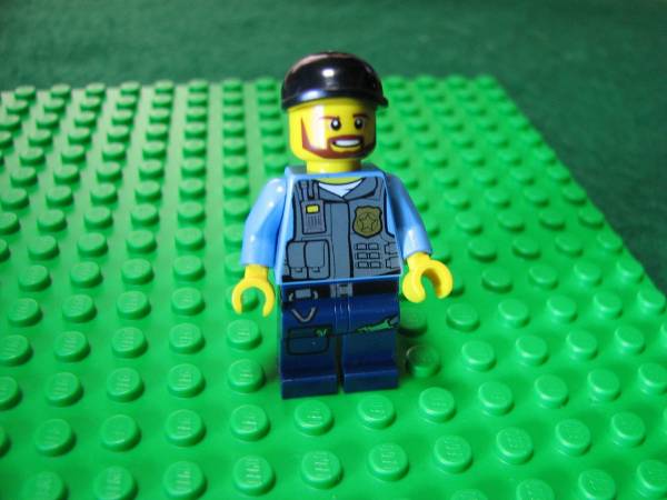 ☆フィグ★髭面警官★ポリスマン★POLICE★新品★レゴ-LEGO★警察官の画像1