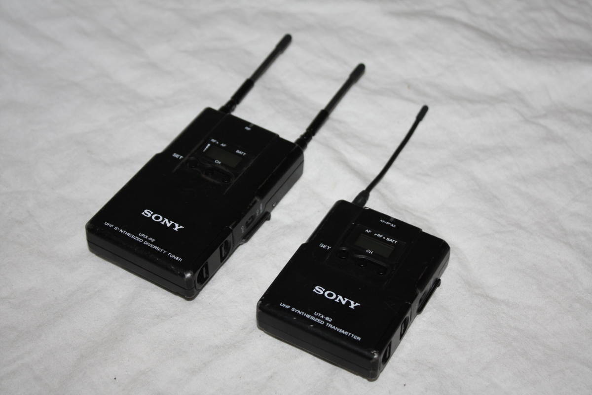SONY　UTX-B2+URX-P2　ワイヤレスマイク送、受信機　(検　HXR-、PMW-、HDR-、FDR-)_画像1