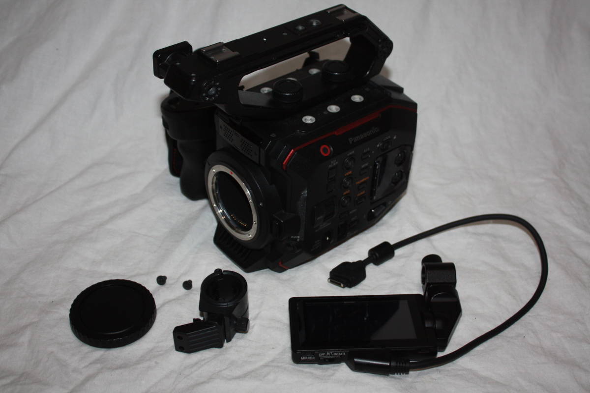 2022高い素材 Panasonic AU-EVA1 美品 5.7Kコンパクトシネマカメラ