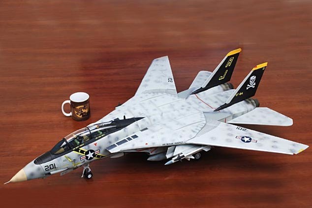 未使用品 トムキャットF-14A VF84 JOLLY ROGERS 1/18 Yahoo!オークション - 稀少1/18 F-14A トム・キャット/VF84