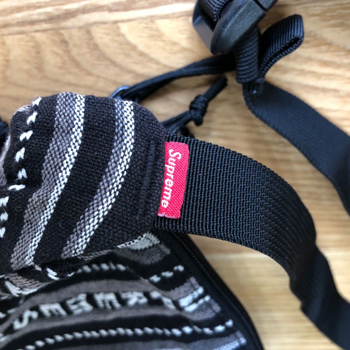 supreme waist bag 