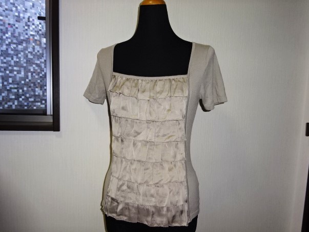 ■ 美品 CDEC クードシャンス テイアードフリル 半袖 ニット ストレッチあり Tシャツ トップス ブラウス 34 XS～Sサイズ グレー ベージュ