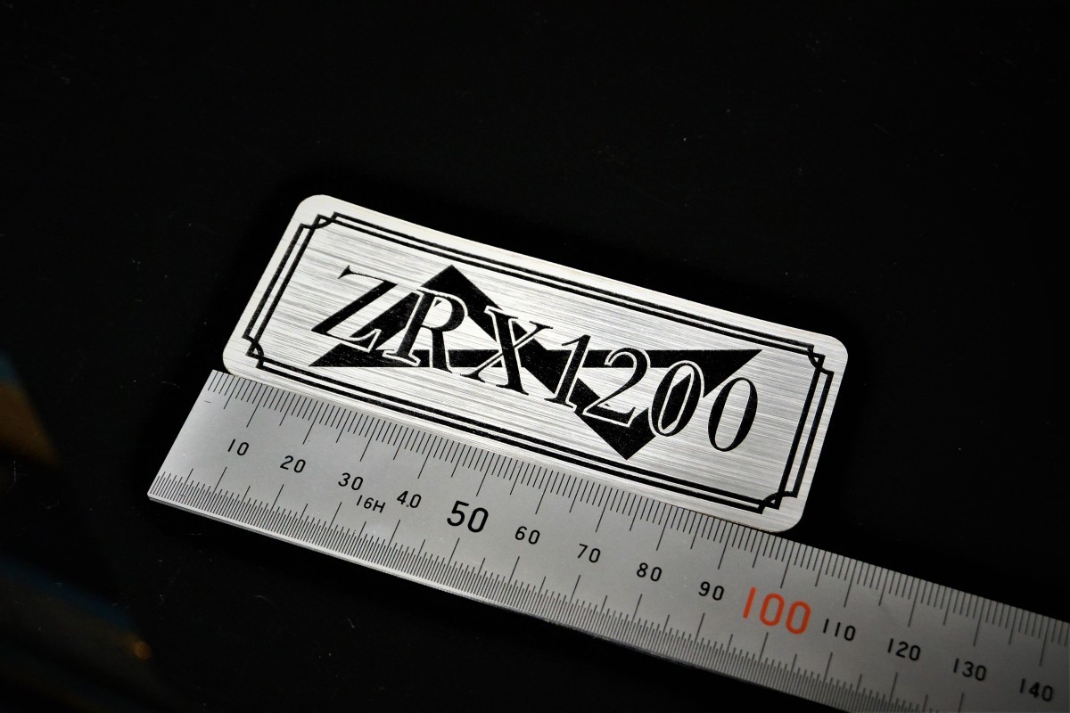 B-4-2 ZRX1200DAEG-1 銀/黒 オリジナルステッカー ZRX1200ダエグ サイドカバー カウル カスタム 外装 タンク スイングアーム 等に_画像2