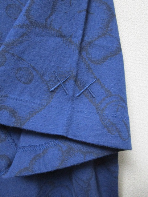 新品！ＵＴｘＫＡＷＳ　コラボ半袖Ｔシャツ・XL・青／ブルー（ユニクロカウズコラボプリントＴシャツ）_画像4