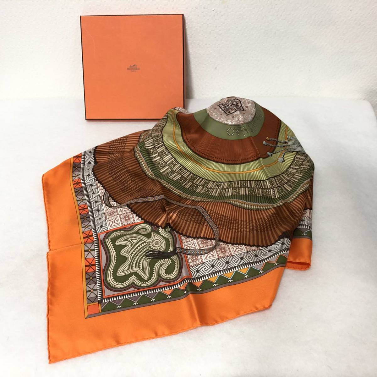HERMES エルメス シルクスカーフ エルメススカーフ エルメスカレ 大判