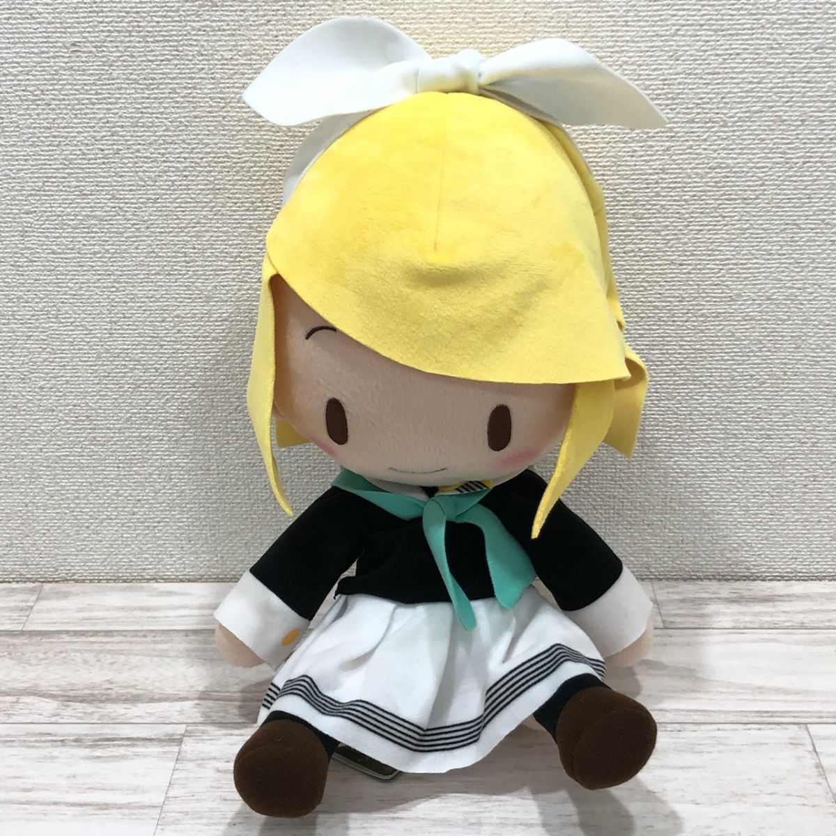 初音ミクシリーズ メガジャンボふわふわぬいぐるみ 鏡音リン制服ver