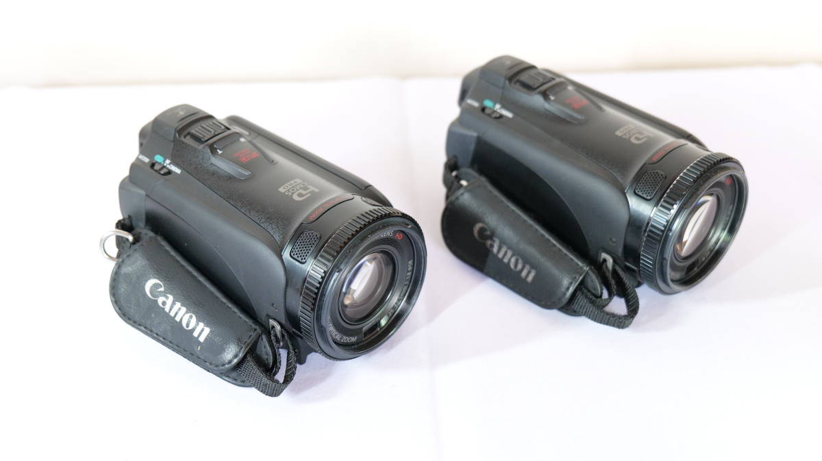 Canon キャノン iVIS ビデオカメラ HFG10 完動品 2台セット　ワイコン付き_画像2