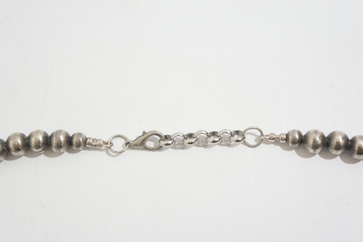 美品Indian jewelryインディアン ジュエリー ナバホ パール ビーズ ネックレス BEAR TRACKベアトラック購入 シルバー銀614M 直売お値下 ナバホ シルバー ビーズネックレス 美品 インディアンジュエリー ネックレス