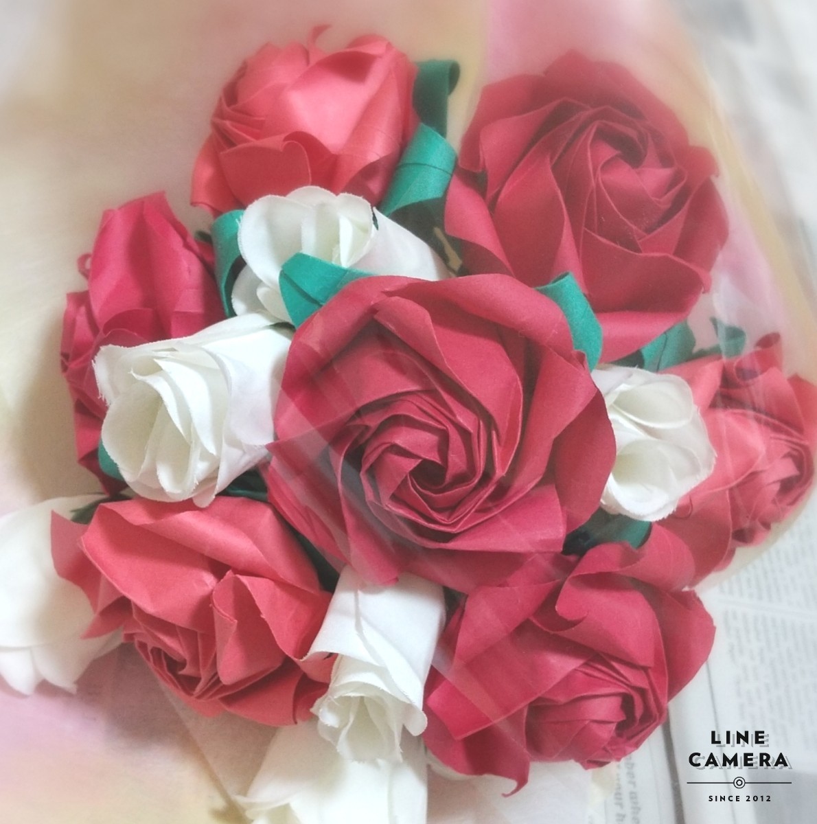 Paypayフリマ 大きな赤い薔薇のブーケ 折り紙 大判 バラの花束 花束 赤 折り紙 ハンドメイド お見舞い