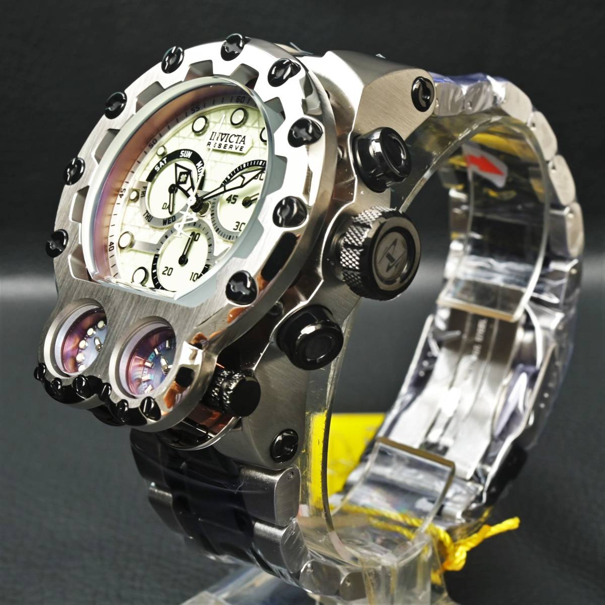 INVICTA インビクタ『Reserve Mugnum Tria 35104』★3つのムーブメント搭載★電池式★200ｍ防水★スイス製Mvt★