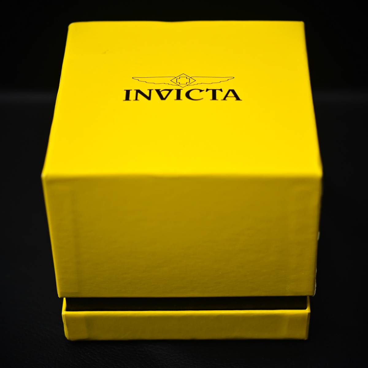 INVICTA インビクタ『Reserve Mugnum Tria 35104』★3つのムーブメント搭載★電池式★200ｍ防水★スイス製Mvt★