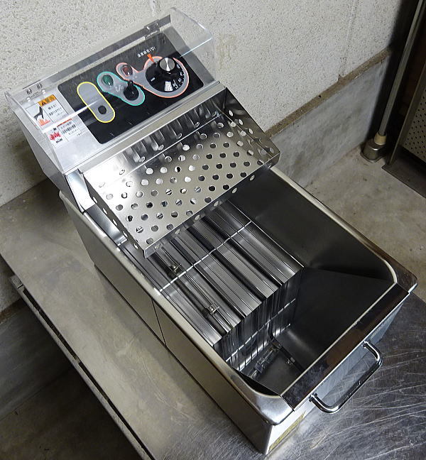 美品 18年製 業務用 丸善 マルゼン MARUZEN 小型 油量8L 卓上型 電気