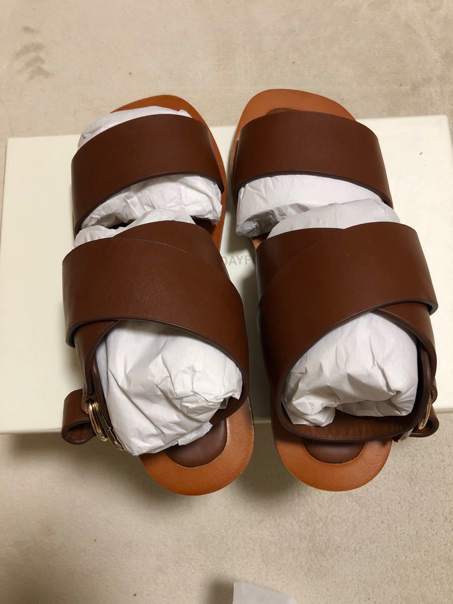 完売TODAYFUL Flat Belt Sandals ブラウン37|PayPayフリマ