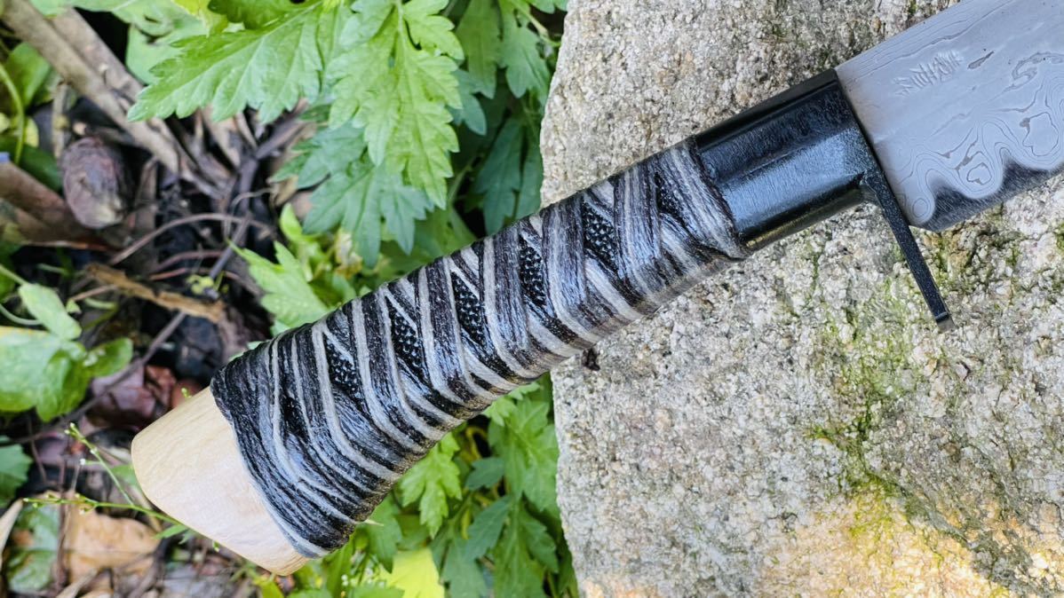 名工による確かな存在感 レッドオルカ 秋友義彦 鎧通し拵9寸 壱 名工による確かな存在感 レッドオルカ 秋友義彦 鎧通し拵9寸 壱