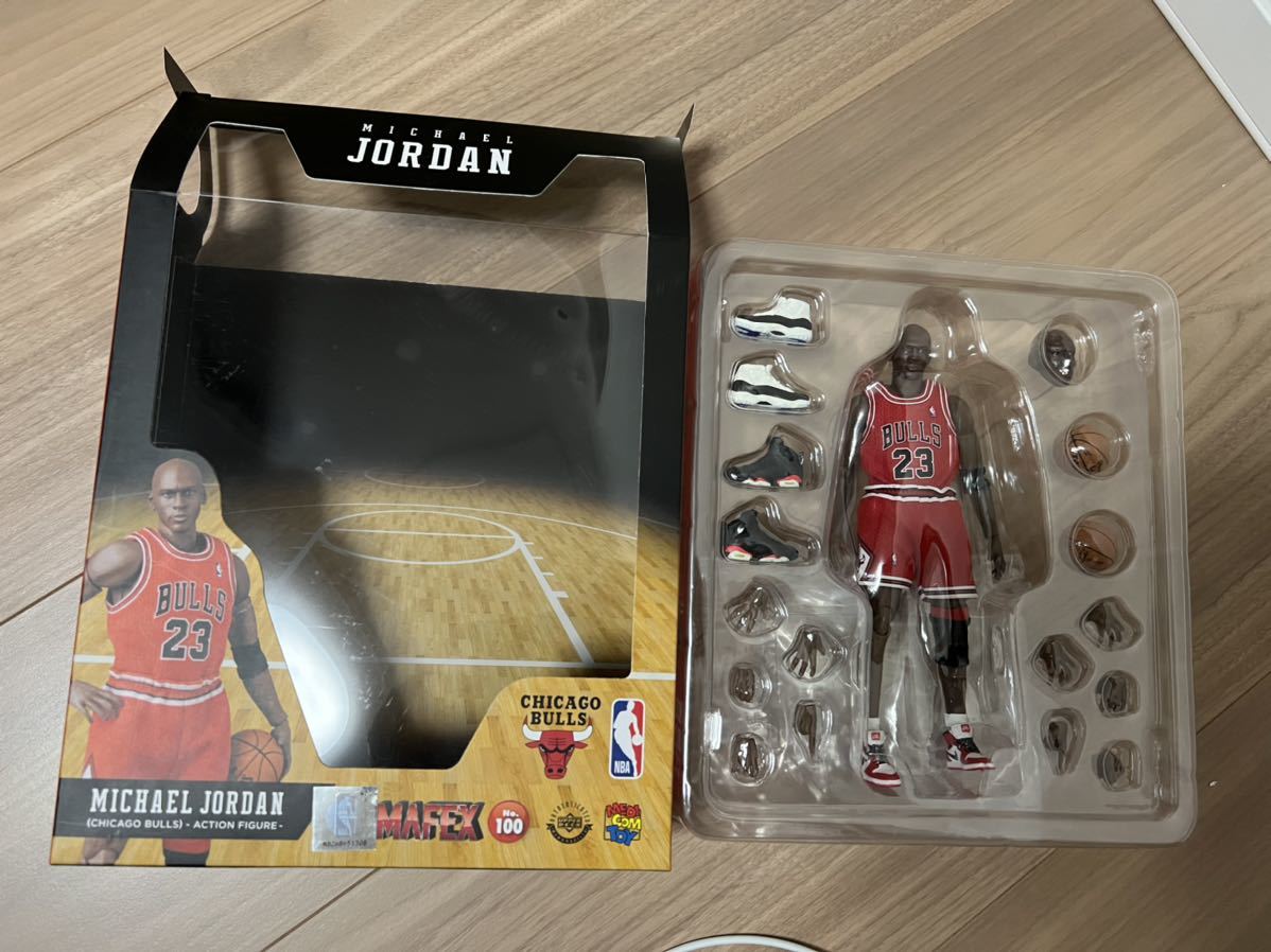 １円〜レア！Michael Jordan マイケルジョーダン フィギュア メディコムトイ エアジョーダン MAFEX No.100 Chicago Bulls エアジョーダン11_画像2